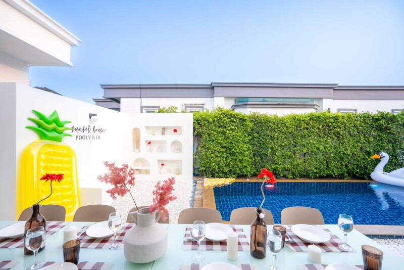 Sunset House (1)